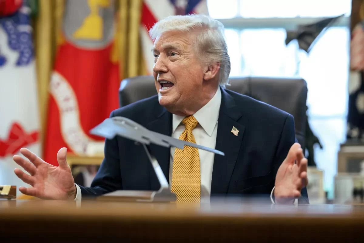 Трамп раскрыл тайну наказания для Канады: ответ «Да» на борту самолёта, но детали — за семью печатями