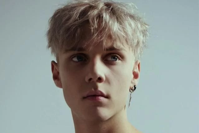 Ваня Дмитриенко испугался, что не соберёт «Лужники», продав лишь 20% билетов за неделю