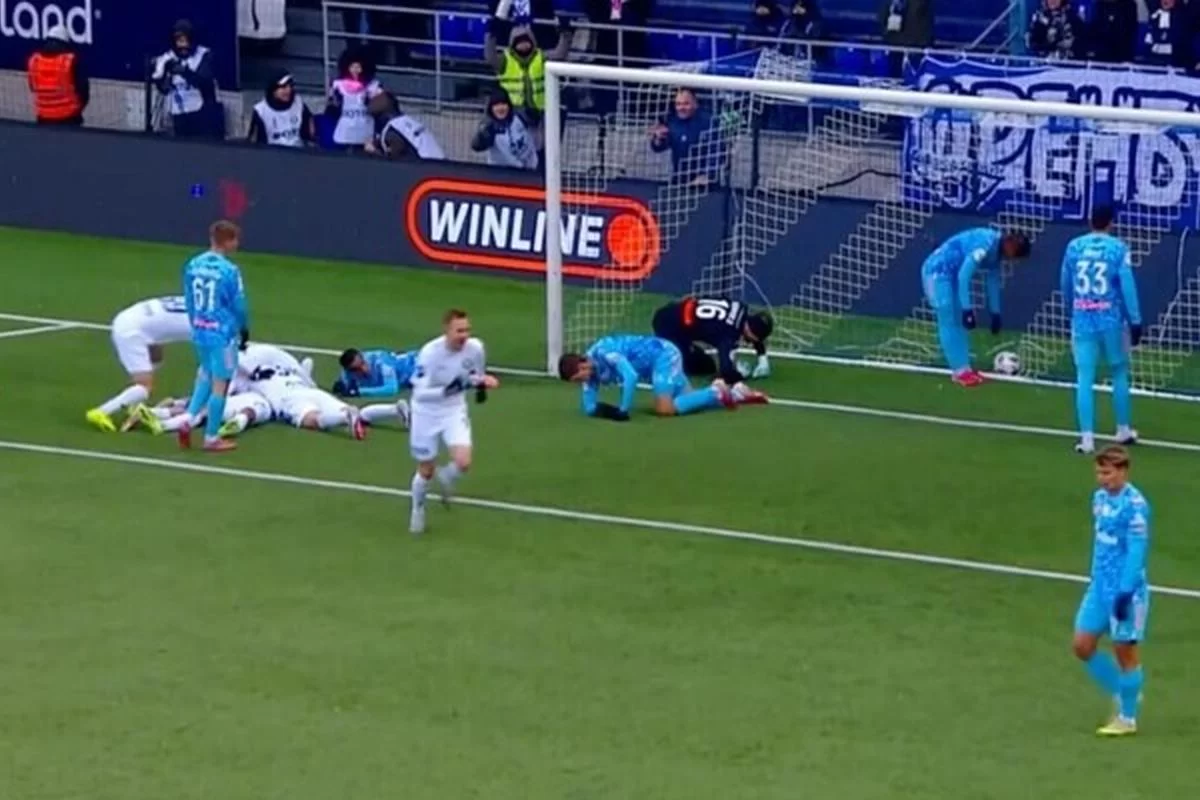 Кошмар Семака: «Зенит» обхохотался с двух пенальти, а Соболев зря дирижировал — «Оренбург» учинил сенсацию