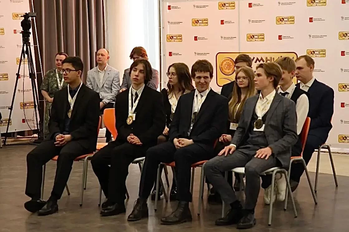 Губернатор Георгий Филимонов: Пятеро школьников из Вологодской области прошли в финал всероссийской телевизионной олимпиады «Умницы и умники»