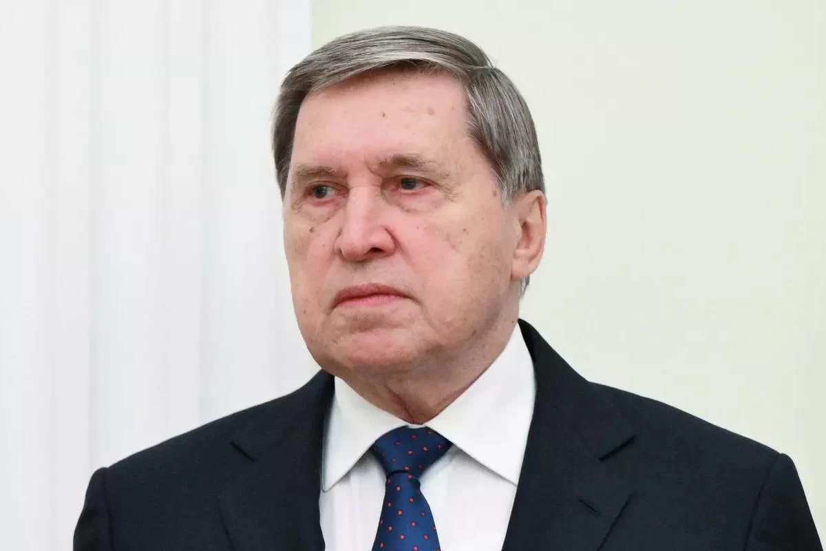 В Кремле назвали условие для мира: Ушаков заявил, что Зеленскому достаточно сделать один шаг