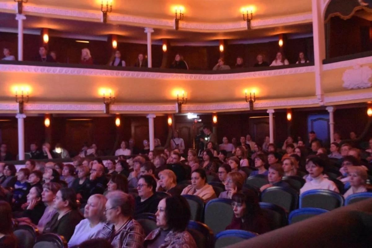 Педагоги Костромской области получат возможность бесплатного посещения культурных учреждений