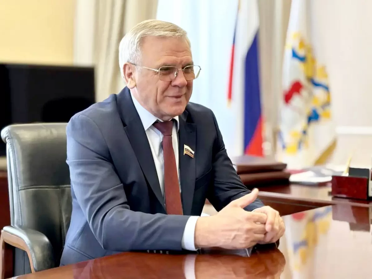 «Человек с характером и большим профессиональным опытом»: спикер Заксобрания Нижегородской области Евгений Люлин поздравил Юлию Гаревскую с получением мандата депутата регионального парламента