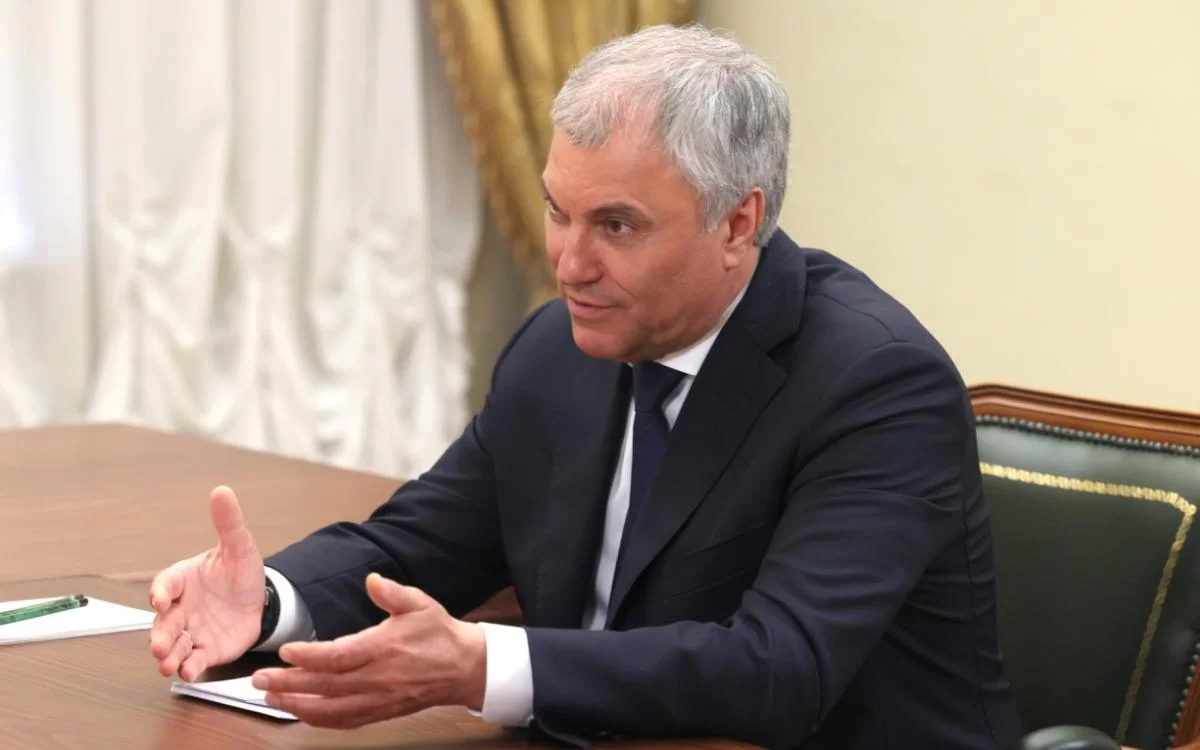 Многодетным простят лишнюю тысячу, а вдов бойцов СВО отправят учиться в вузы: все законы мая 2026