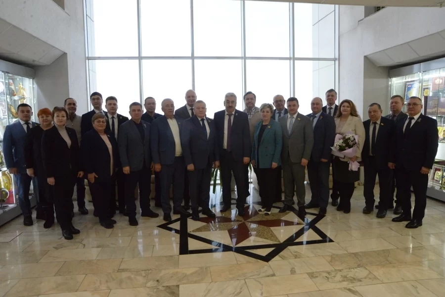 Леонид Черкесов отметил высокую продуктивность Совета представительных органов муниципальных образований при Госсовете Чувашии в 2025 году