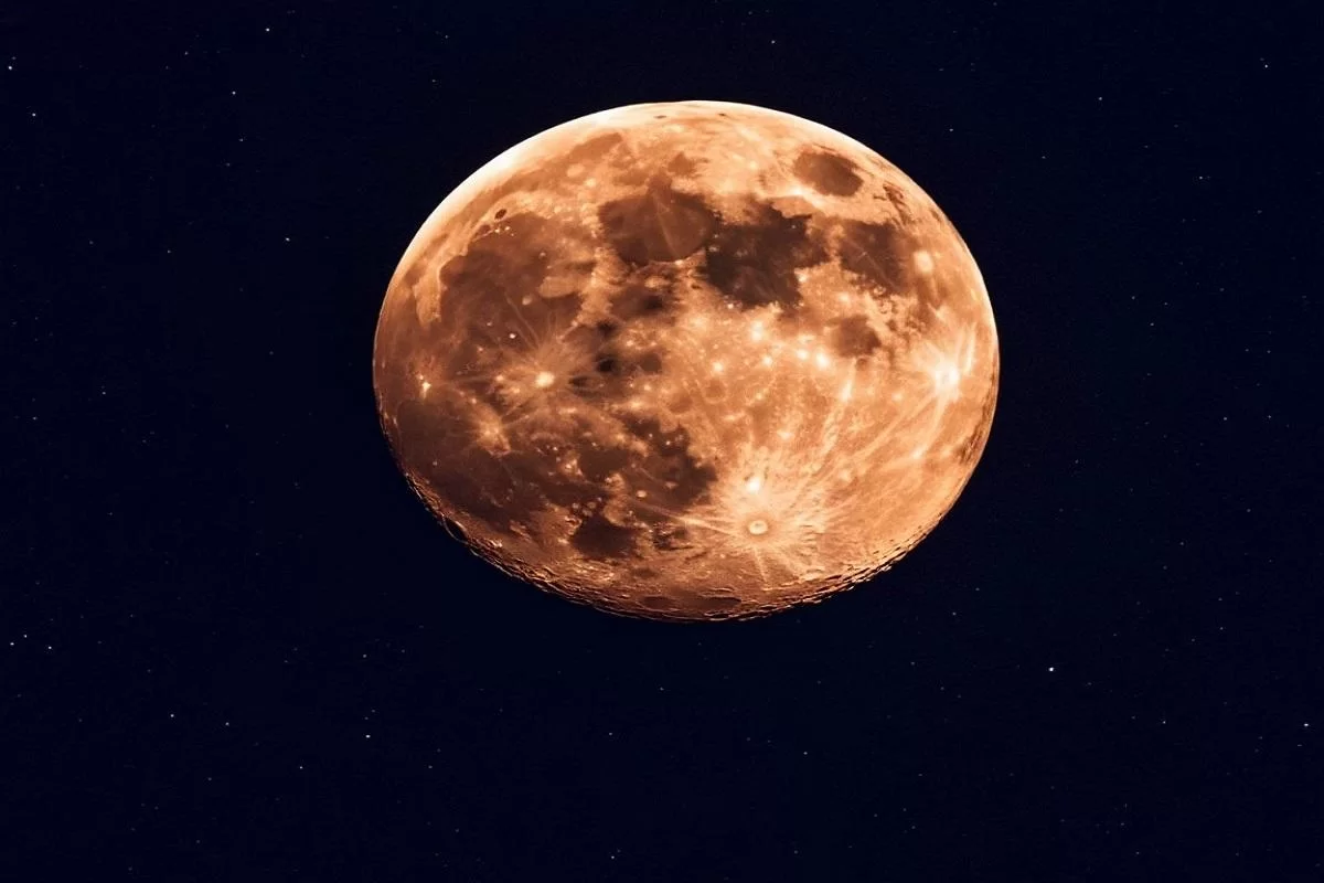 Астрономический март: «Поцелуй Венеры», луна в тени и МКС над Уралом