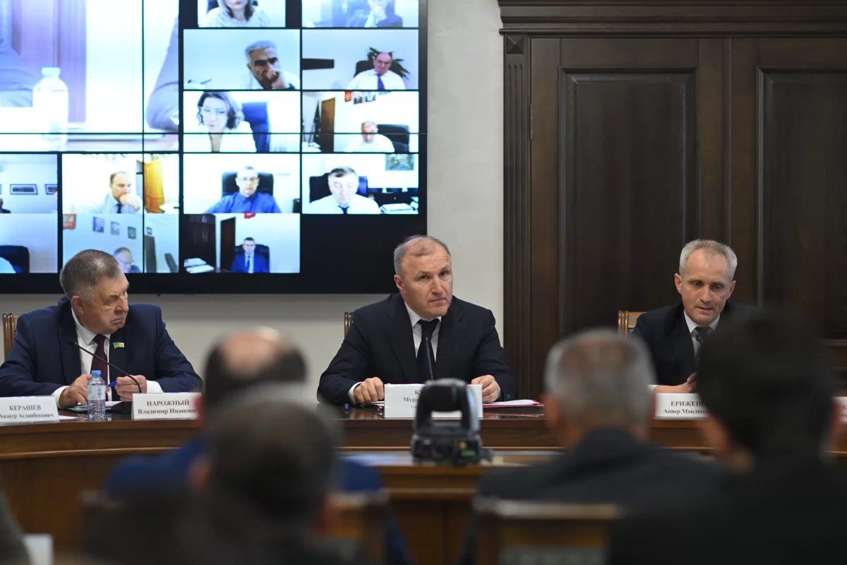 «Все объекты голосования должны быть подготовлены»: Глава Адыгеи Мурат Кумпилов провел заседание Антитеррористической комиссии и Оперативного штаба перед выборами