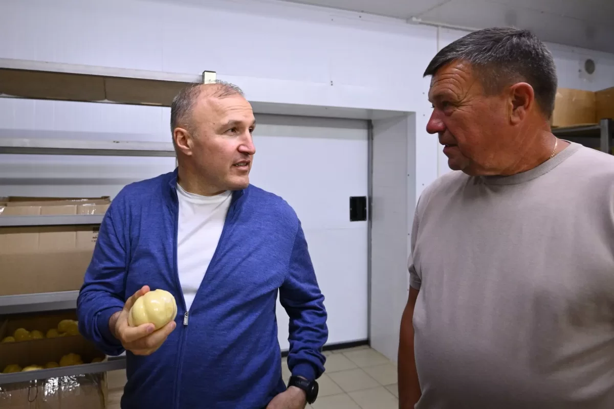 «В Адыгее за пять лет производство сыров выросло на 70%»: Мурат Кумпилов посетил семейную сыроварню Деркачевых в Гиагинском районе