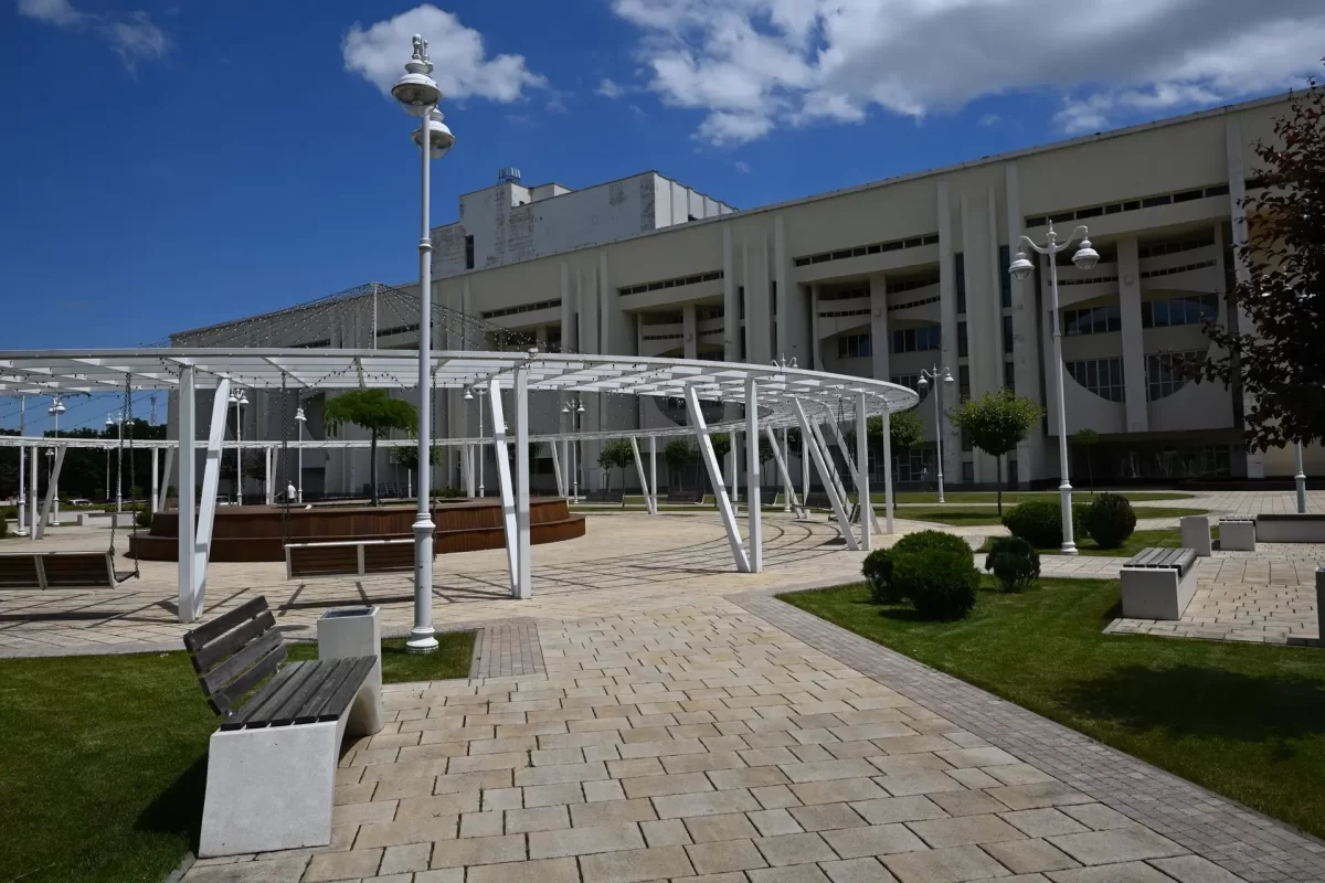 Глава Адыгеи Мурат Кумпилов: В Майкопе начался капремонт одного из крупнейших культурных объектов региона – Государственной филармонии