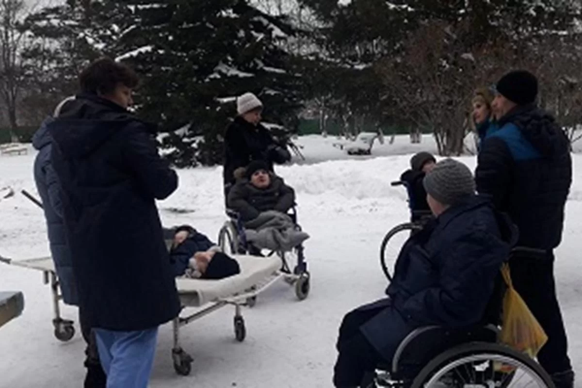 В прокопьевском интернате постояльцев заставляли работать санитарами из-за нехватки кадров