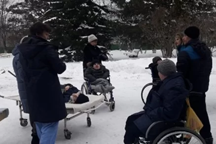 В прокопьевском интернате постояльцев заставляли работать санитарами из-за нехватки кадров