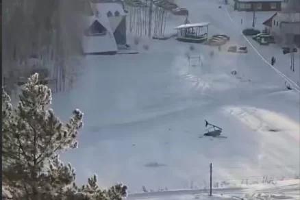 В Пермском крае вертолёт зацепился за тросы фуникулёра, пилоты погибли