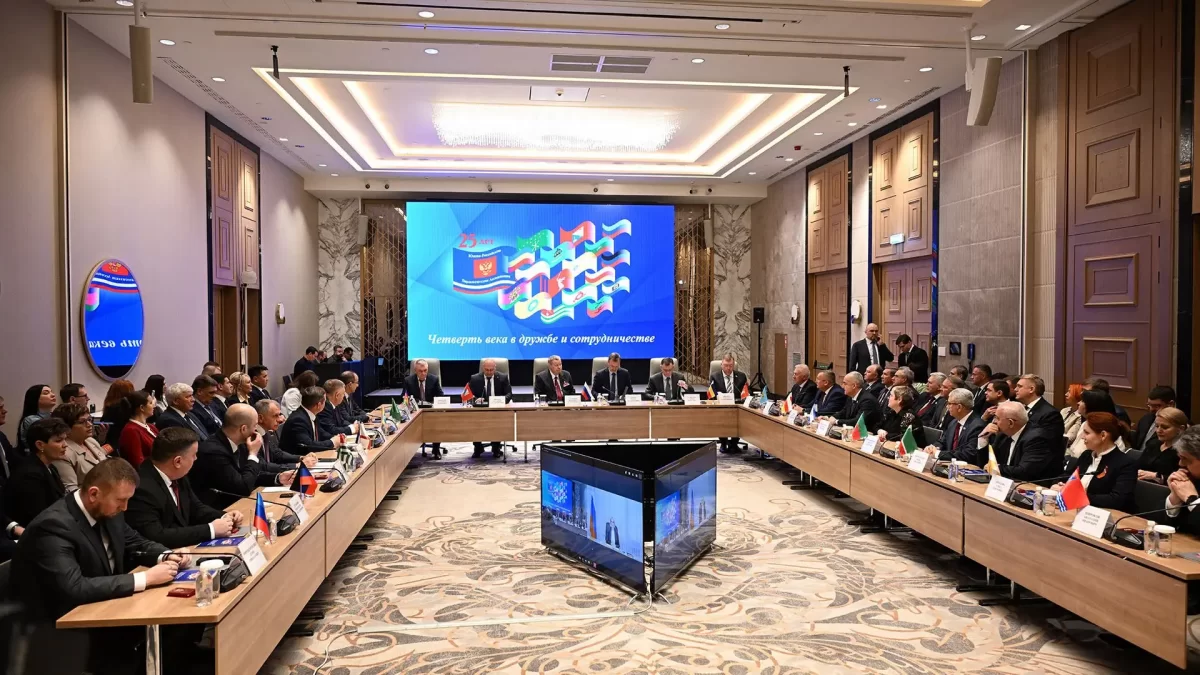 «За 25 лет Ассоциация внесла вклад в развитие регионов Юга России»: спикер Волгоградской областной Думы Александр Блошкин принял участие в юбилейном заседании Совета ЮРПА в Ростове-на-Дону