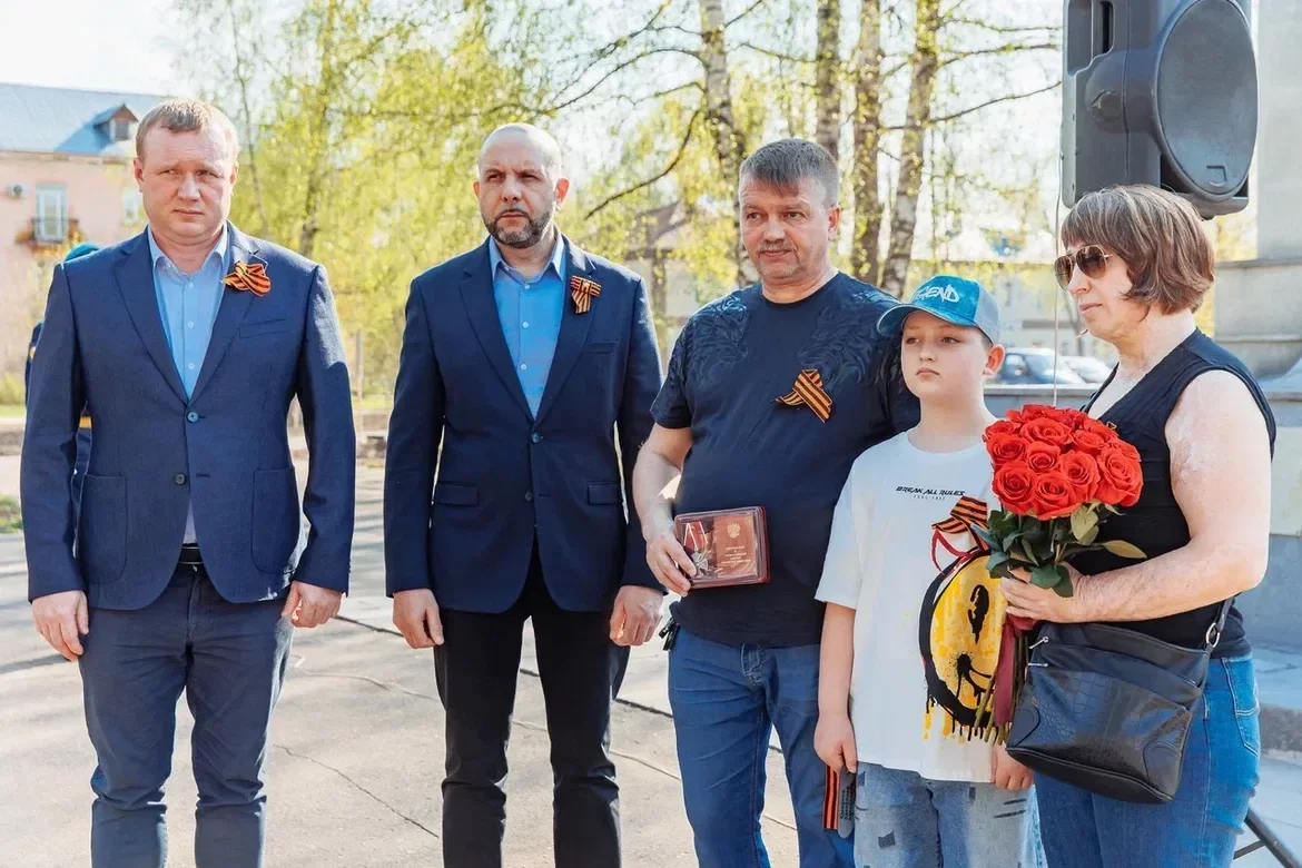 «Вечная слава и память нашим героям»: Глава Орехово-Зуевского городского округа Руслан Заголовацкий передал семьям погибших участников СВО ордена Мужества