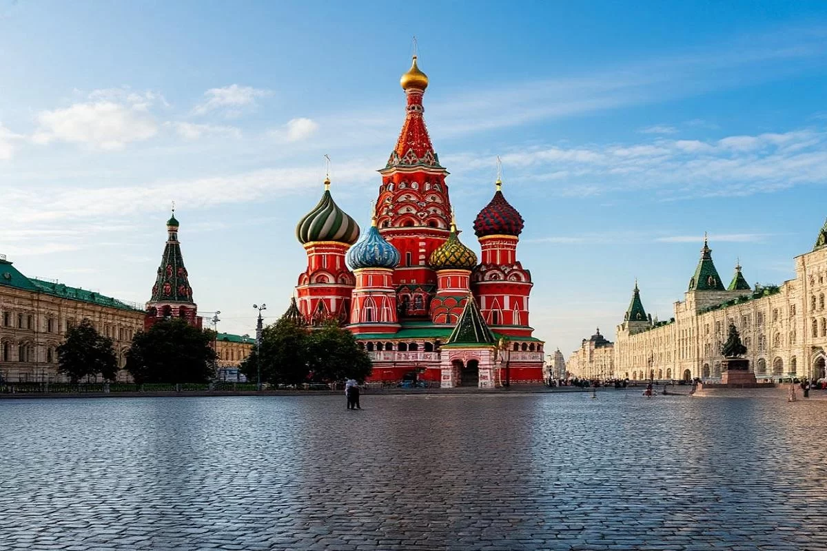 «Переезжайте в Россию»: Эррол Маск начал личную кампанию по релокации знакомых из ЮАР