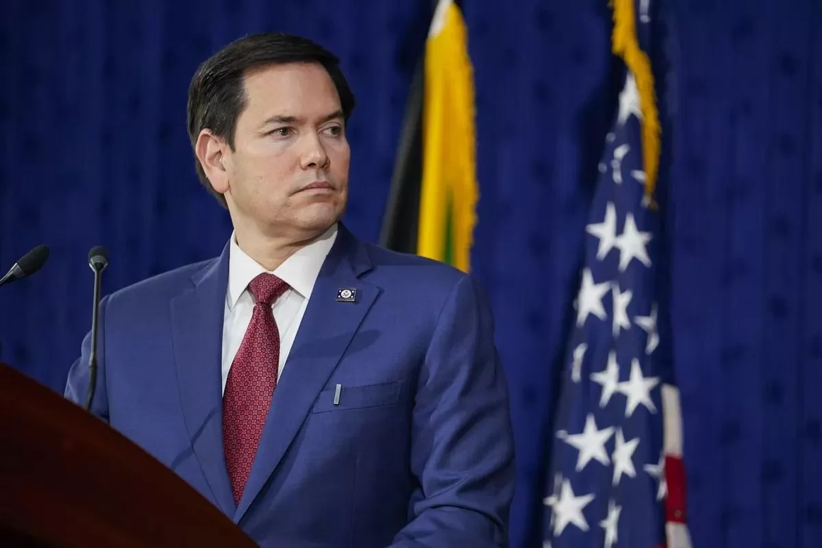 США обсудят с Венгрией и Словакией отказ от энергоресурсов из России