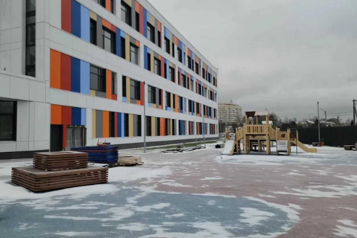 В Красногорске к сентябрю достроят школу на 1100 учеников