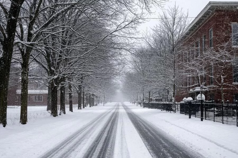 В Магадане ввели режим повышенной готовности из-за снежного циклона