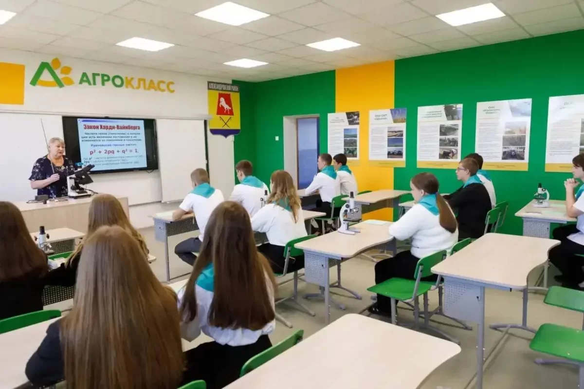 Губернатор Ставрополья Владимир Владимиров объявил об открытии обновлённой школы №2 в селе Александровском с профильными классами