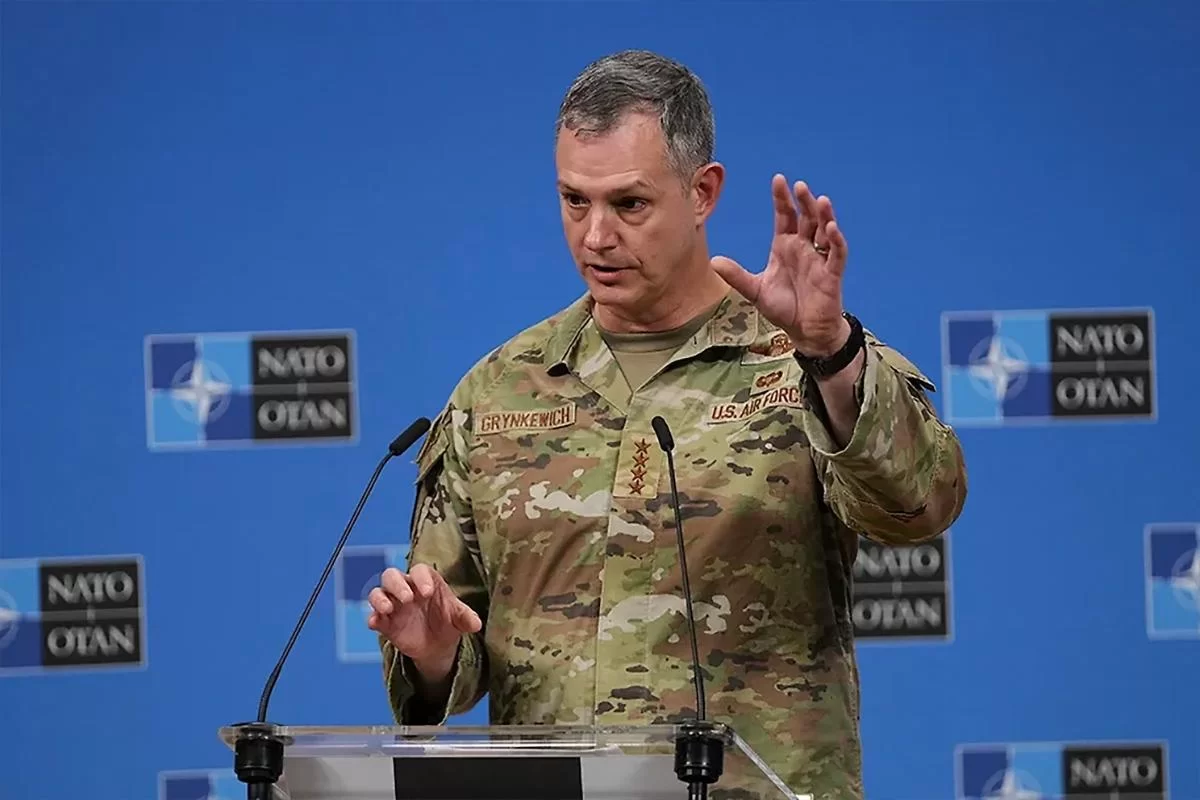 «С ответом не затянут»: главком НАТО пригрозил уничтожением всем, кто помогает Ирану бить по американцам