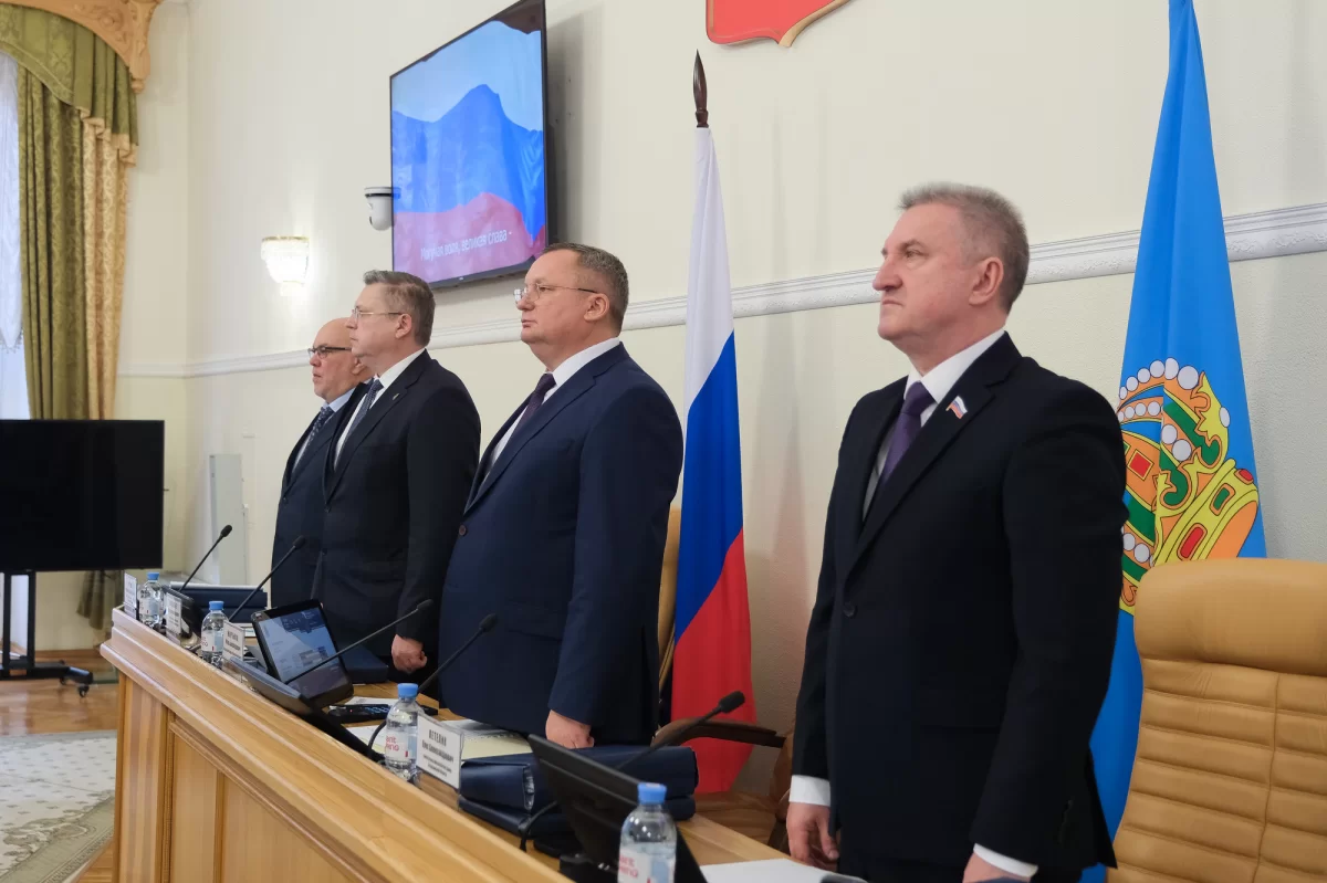 Депутаты Думы Астраханской области рассмотрели более 35 вопросов на пленарном заседании, прошедшем 29 января под председательством Игоря Мартынова