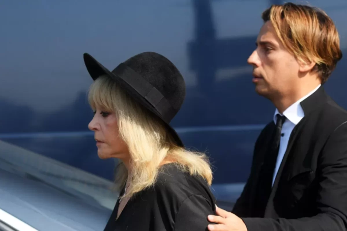 Замок Пугачёвой и Галкина* в России бьёт по карману чете