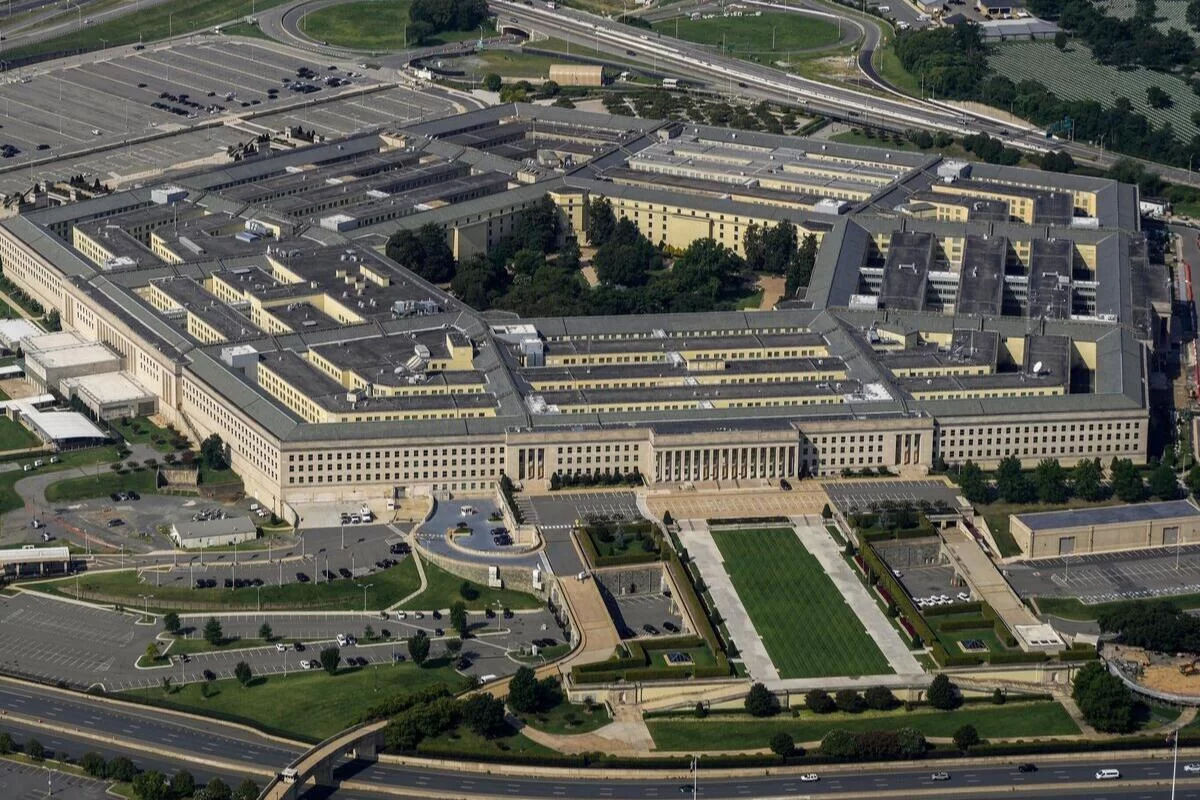 Пентагон разморозил $400 млн для ВСУ: оружие купят, но Украине придётся подождать