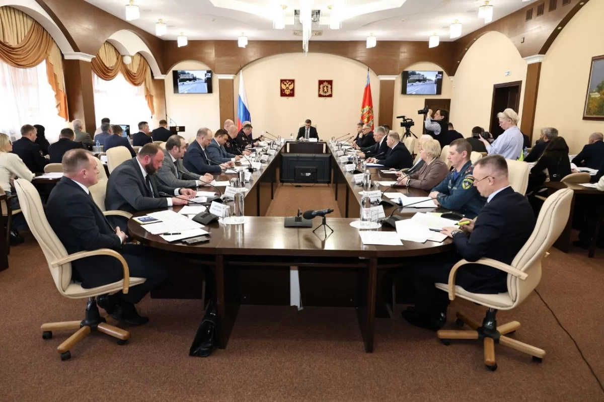 Губернатор Александр Авдеев провел заседание комиссии по безопасности дорожного движения при правительстве Владимирской области по итогам 2025 года