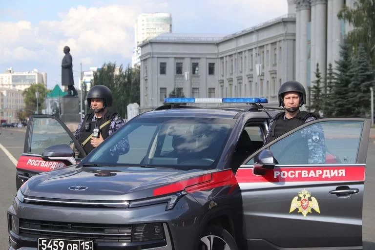 Губернатор Самарской области Вячеслав Федорищев поздравил бойцов национальной гвардии РФ с 10-летним юбилеем образования ведомства