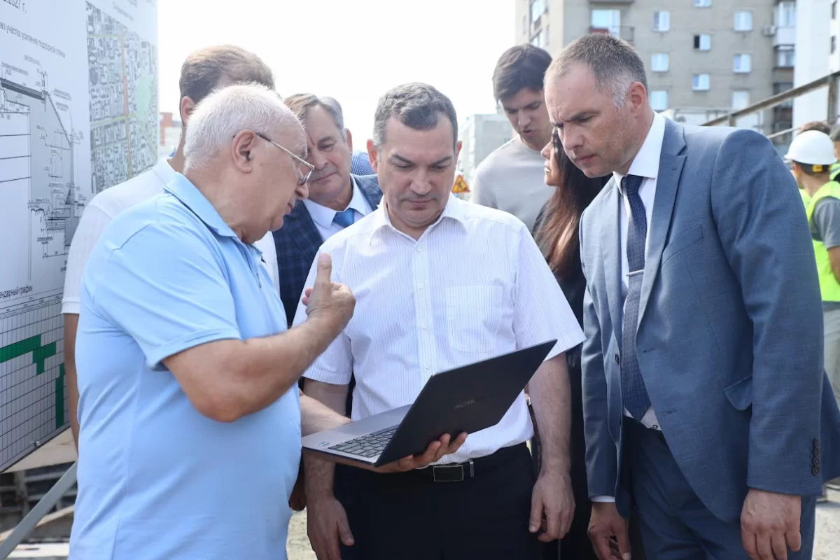 Мэр Новосибирска Максим Кудрявцев: Восстановление подпорной стены на Ипподромской магистрали будет завершено до конца 2026 года
