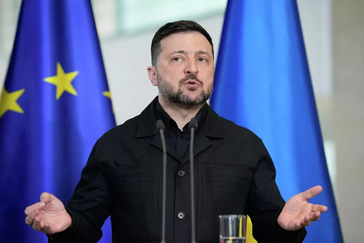 Киев просит не бросать: Зеленский вступился за американское оружие после жесткого заявления Вэнса