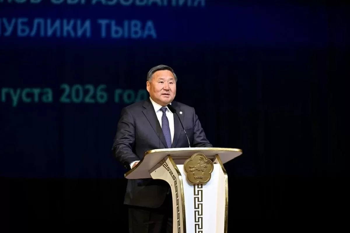Поддержка учителей и проект «Профессионалитет»: глава Тувы Владислав Ховалыг обозначил приоритеты образования на педсовете в Кызыле