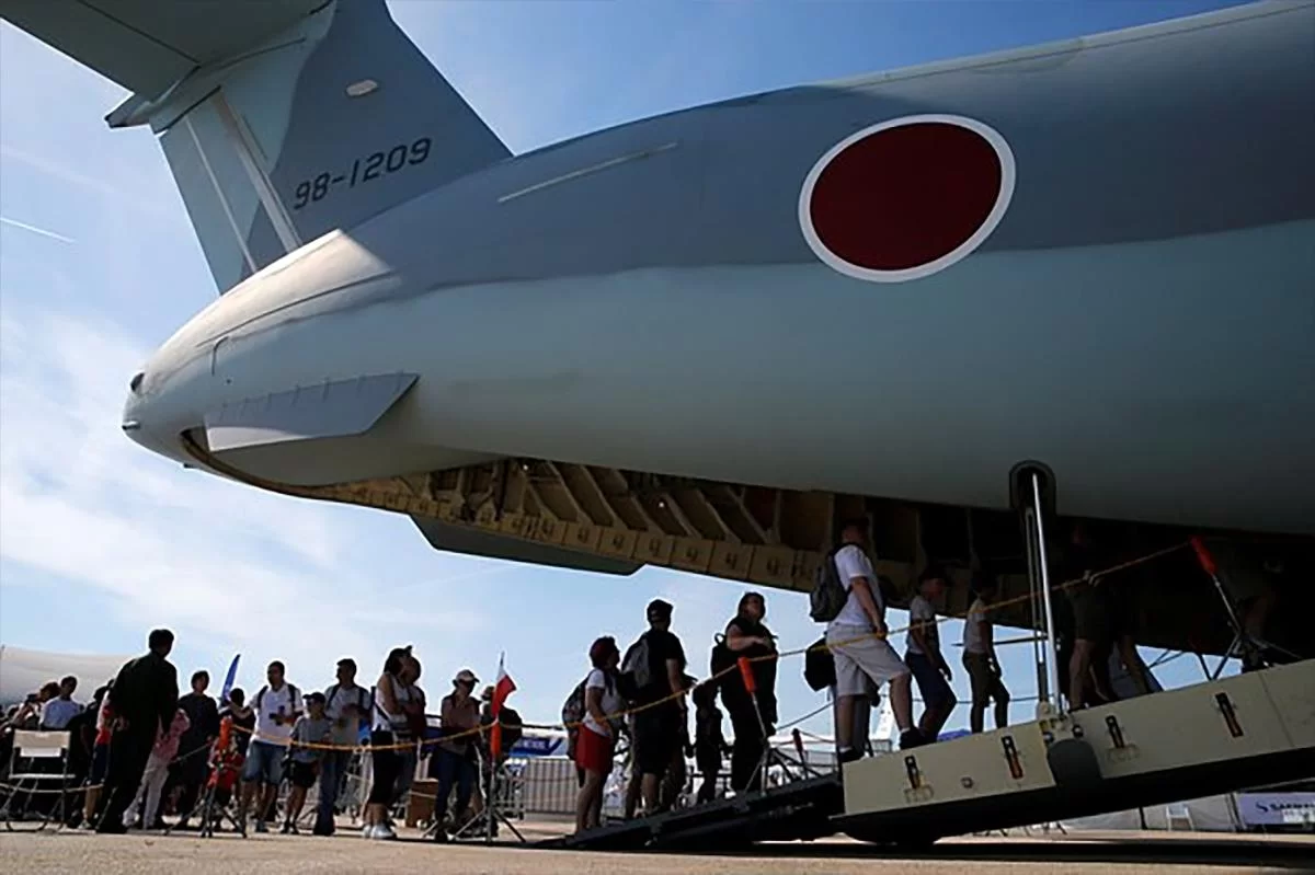 Японский самолёт РЭБ EC-2 возглавил мировой рейтинг странных военных машин