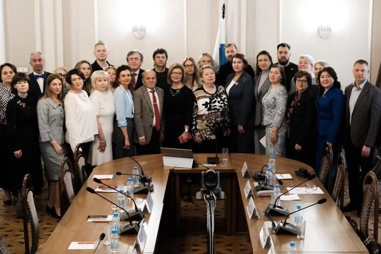 Родителям выдали «Компас»: учёные РАО запустили проект по спасению семей от педагогического хаоса