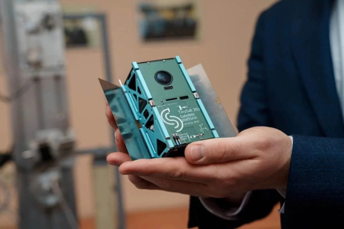 Самарские учёные представили разработку по управлению спутниками с помощью торосов