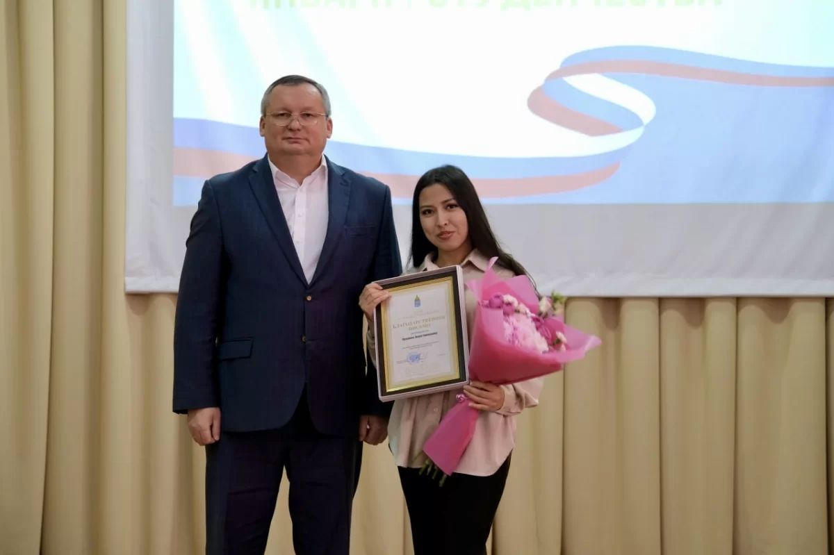 Председатель Думы Астраханской области Игорь Мартынов поздравил учащихся Камызякского сельскохозяйственного колледжа с Днём российского студенчества