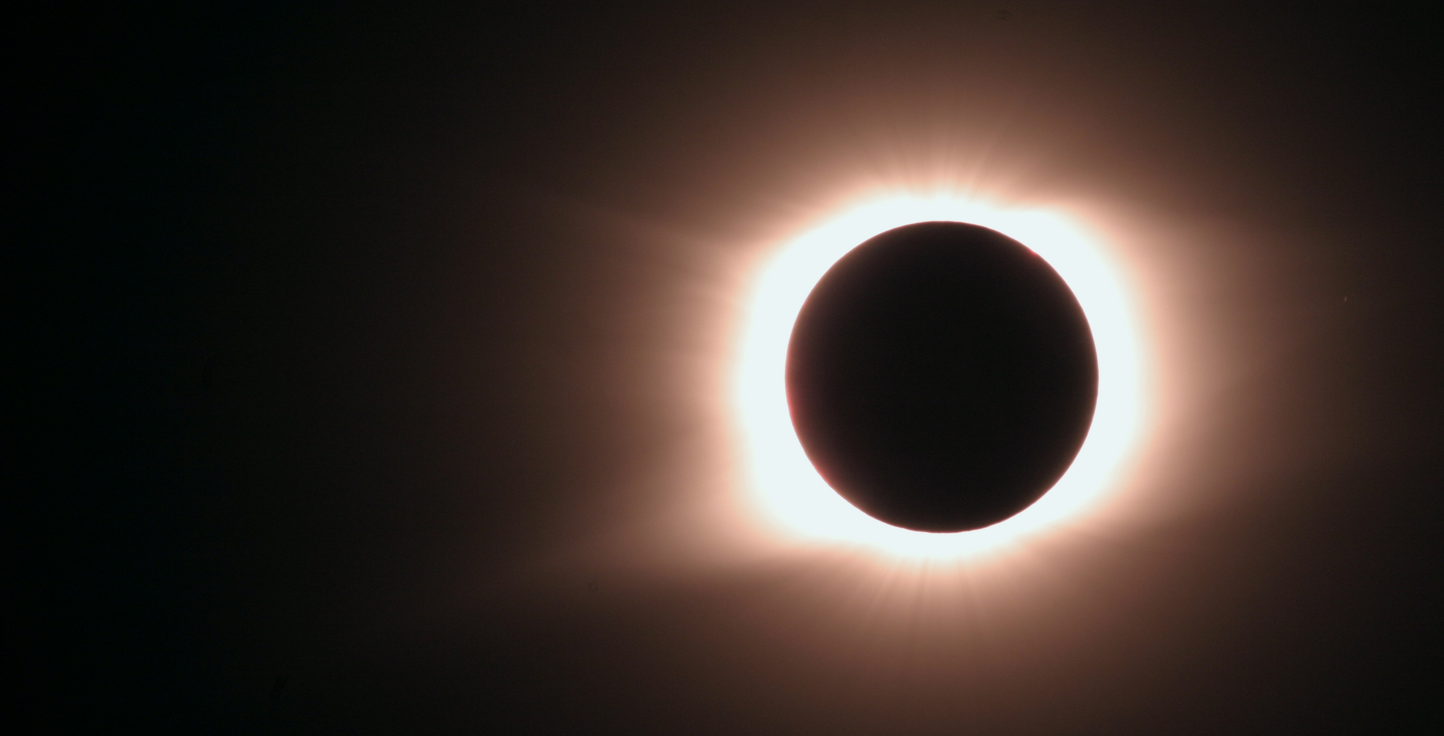 Когда будет в 24 году солнечное затмение. Кольцевое солнечное затмение. Солнечное затмение фото. Затмение 1 сентября 2016. Солнечное затмение затмение система.