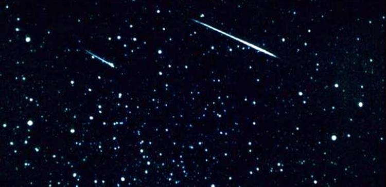 Майские аквариды. Метеорный поток леониды. Метеорный поток эта-аквариды. Лириды 2024. Пик метеорного потока квадрантиды.