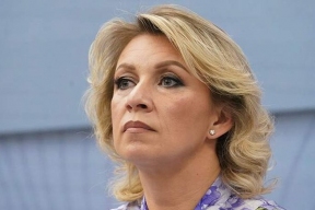 Захарова высмеяла решение МИД ФРГ не называть должность Путина