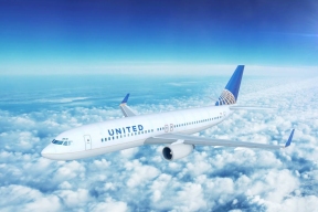 В США пассажирский Boeing 737 потерял во время полёта часть внешней панели
