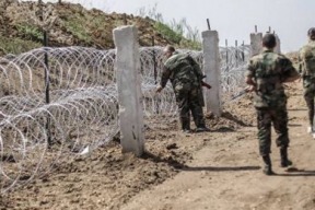 Киргизия сообщила о столкновениях по всему периметру границы с Таджикистаном
