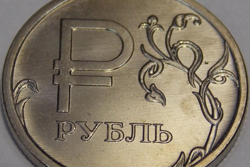 Что ожидает курс рубля в 2024 году, и куда вложить деньги в случае его падения